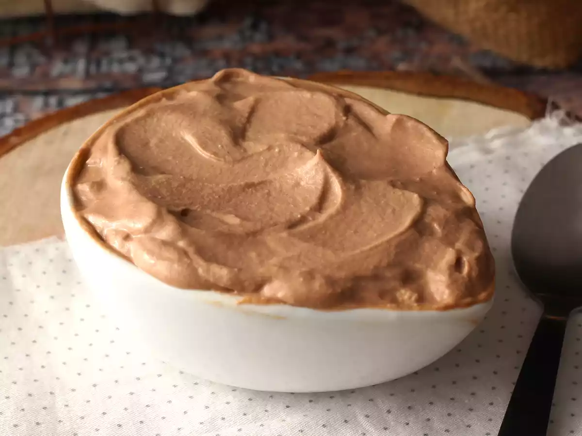 Nutella whipped cream, perfect to frost layer cakes ! - photo 2