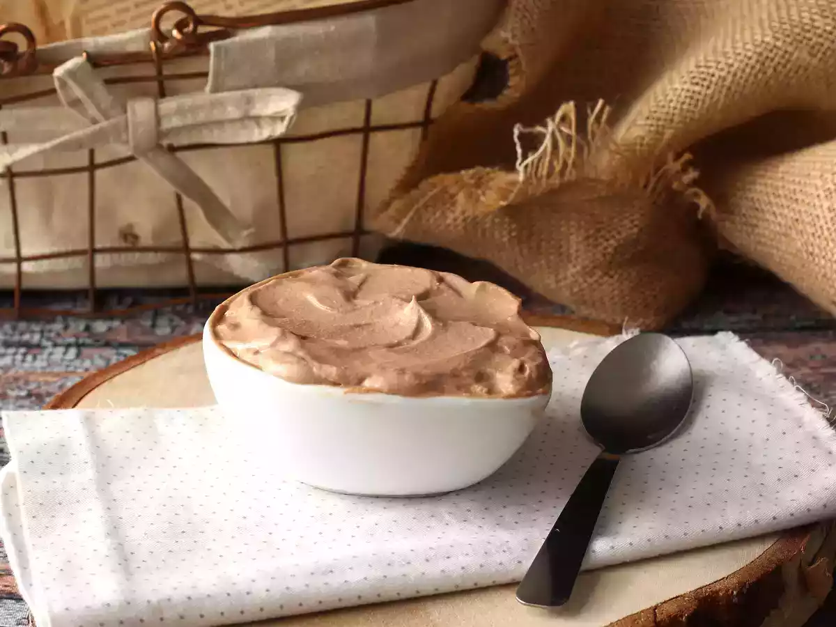 Nutella whipped cream, perfect to frost layer cakes ! - photo 4