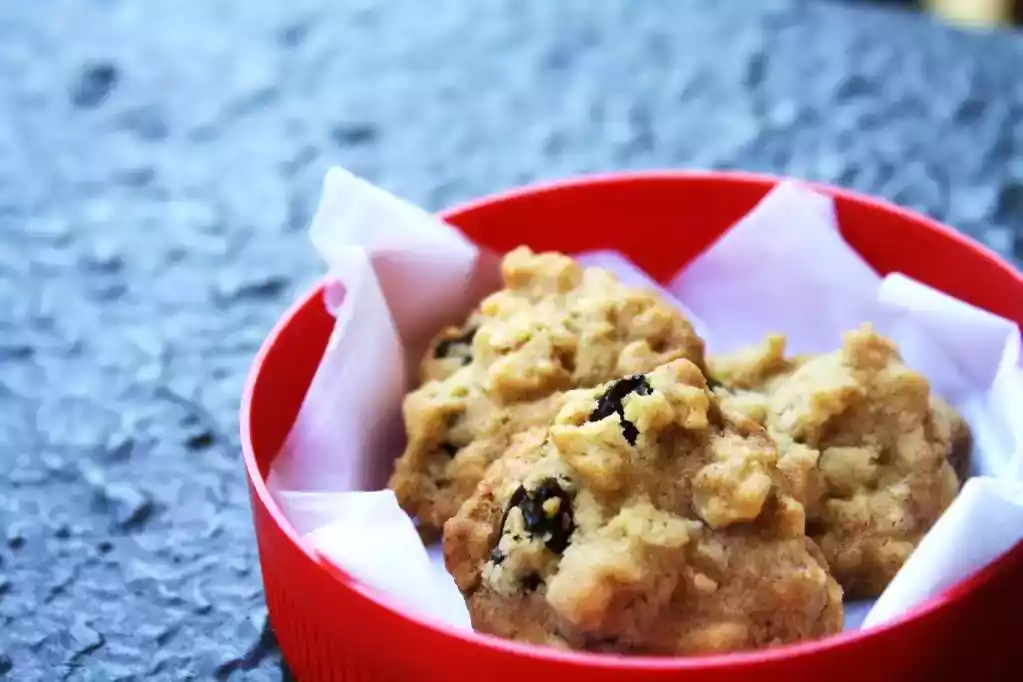 Oatmeal raisin drop cookies recipe