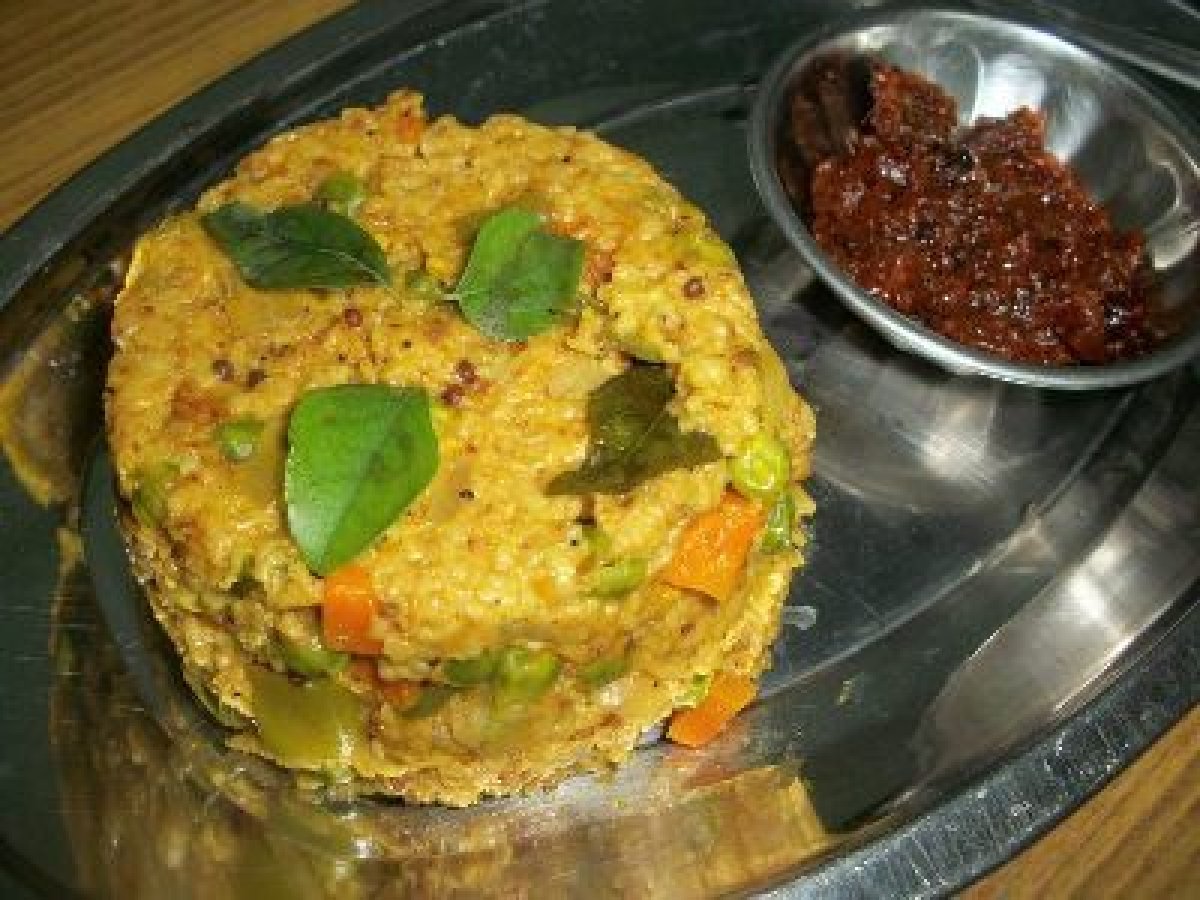 Oats Upma with Mixed Vegetables
