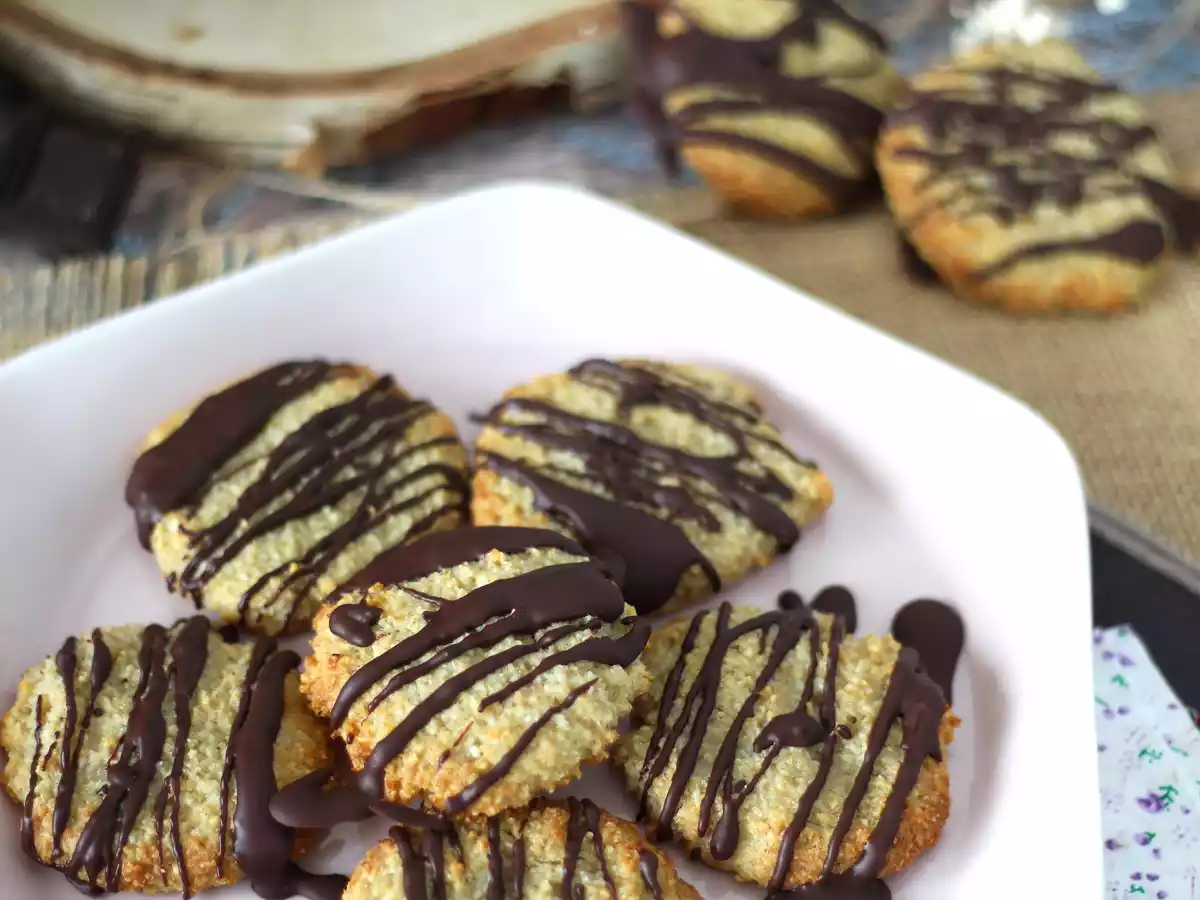Okara oat cookies with chocolate