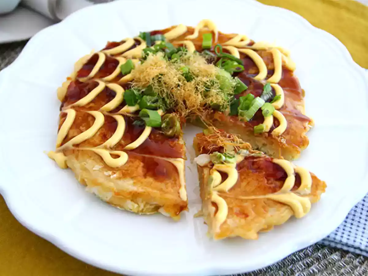 Okonomiyaki - japanese savory pancake - photo 4