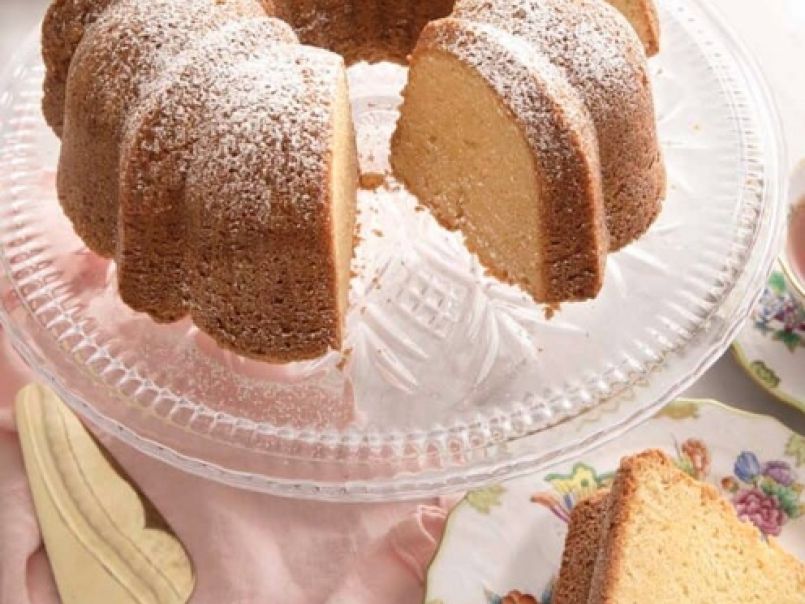 Old Fashioned Sour Cream Pound Cake
