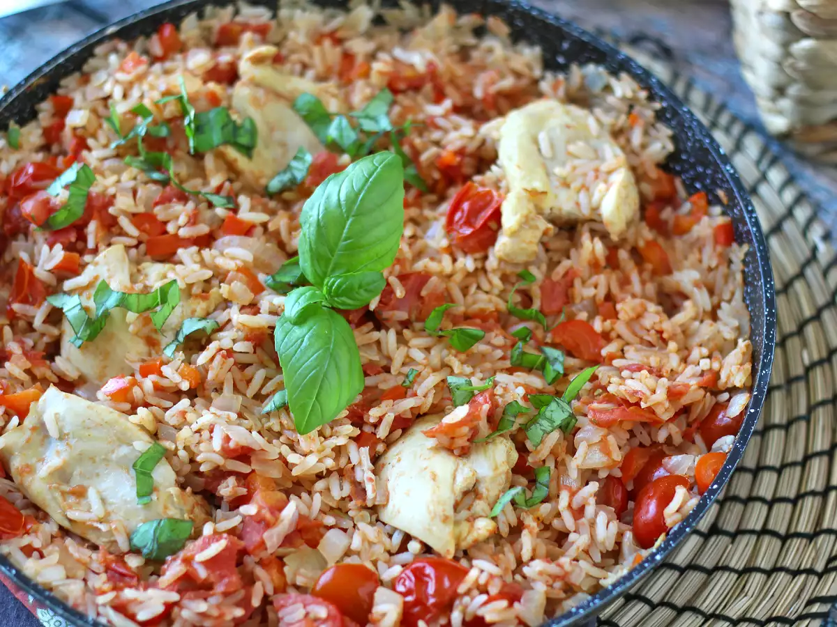 One-pot chicken dish with rice, tomatoes, and bell peppers - photo 6