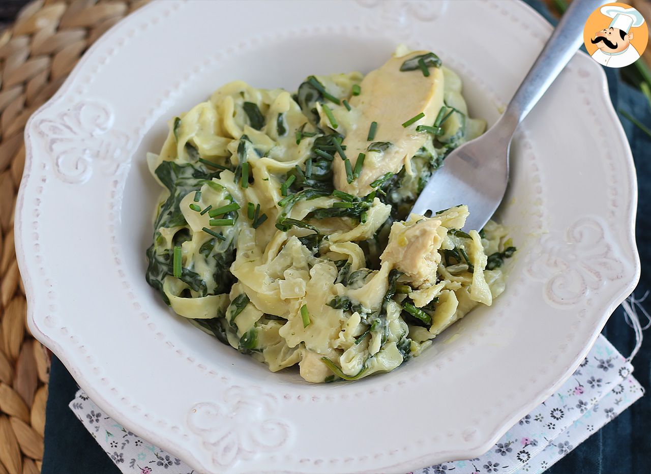 One pot pasta goat cheese, spinach and chicken - Recipe Petitchef