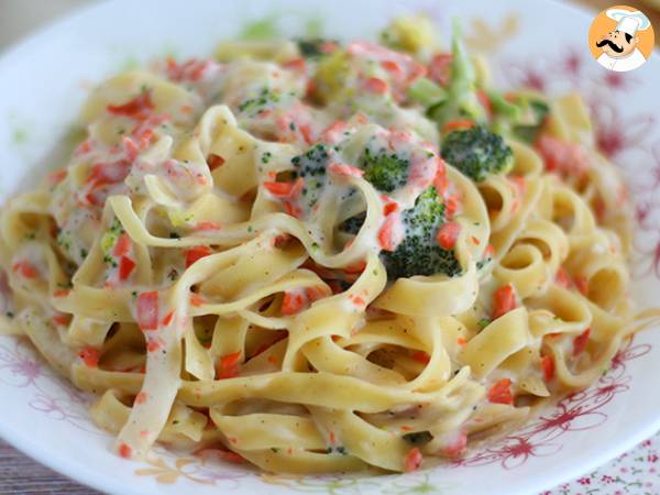 One-pot pasta - tagliatelles with salmon and broccoli - photo 4