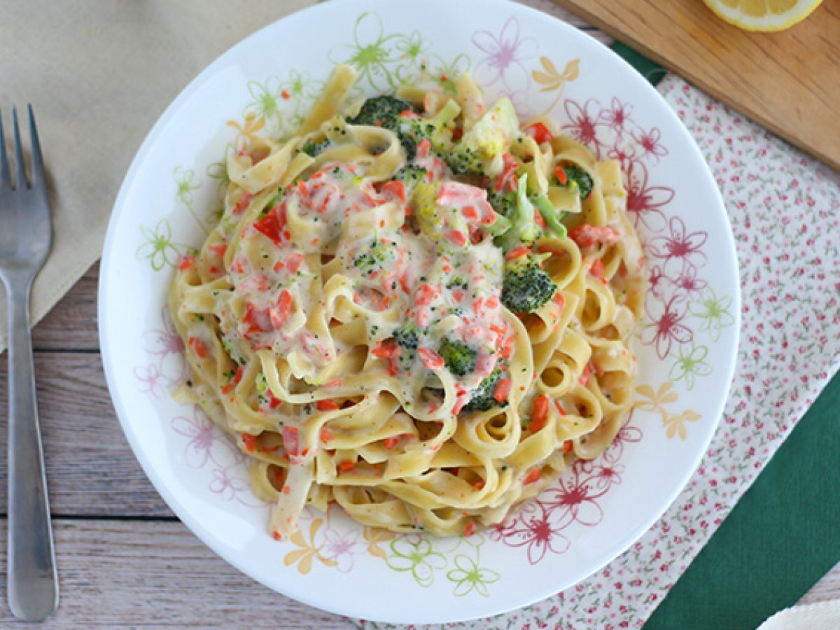 One pot pasta with salmon and broccoli - photo 3