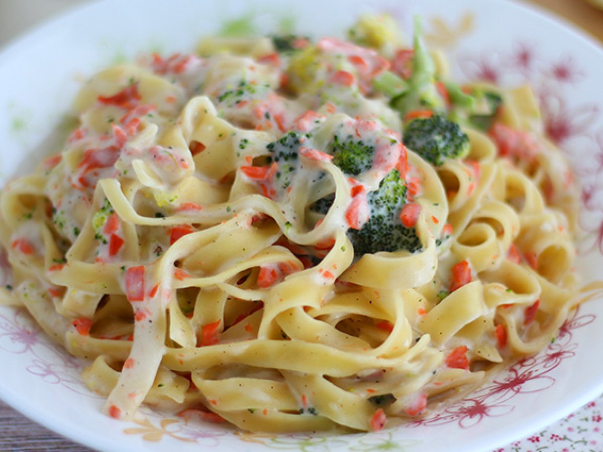 One pot pasta with salmon and broccoli - photo 4