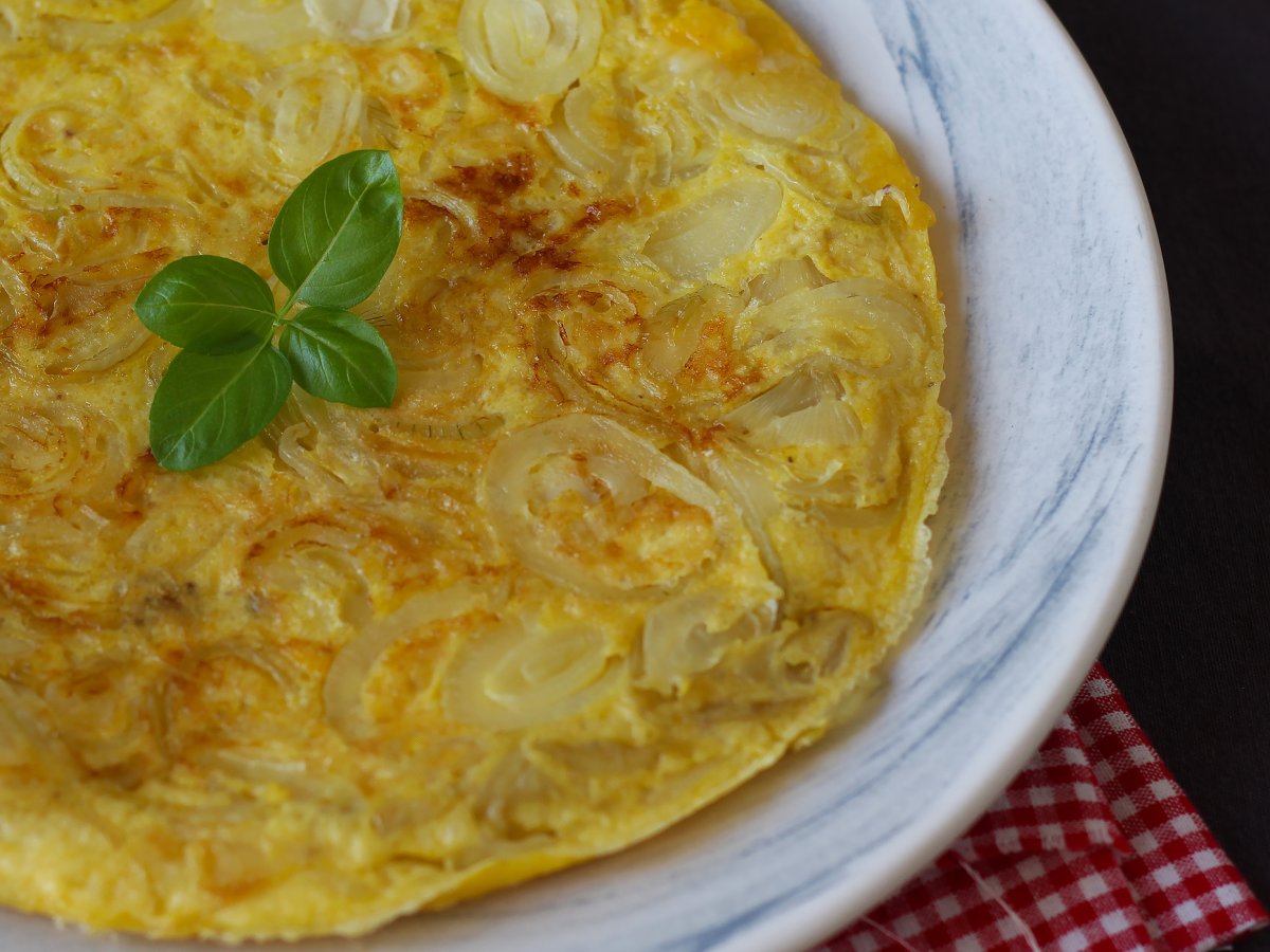 Onion frittata, the perfect omelette for a quick meal! - photo 2