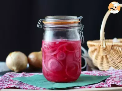 Onion pickles, perfect to enhance your dishes!