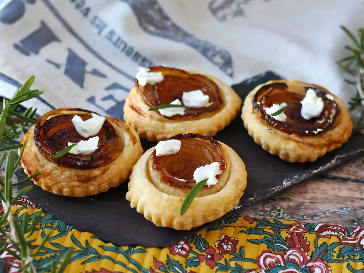 Onion Tatin Tartlets - photo 2