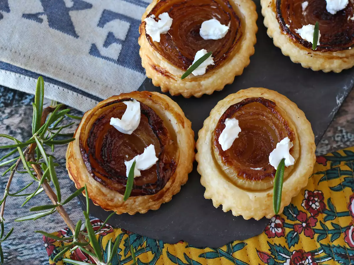 Onion Tatin Tartlets - photo 4