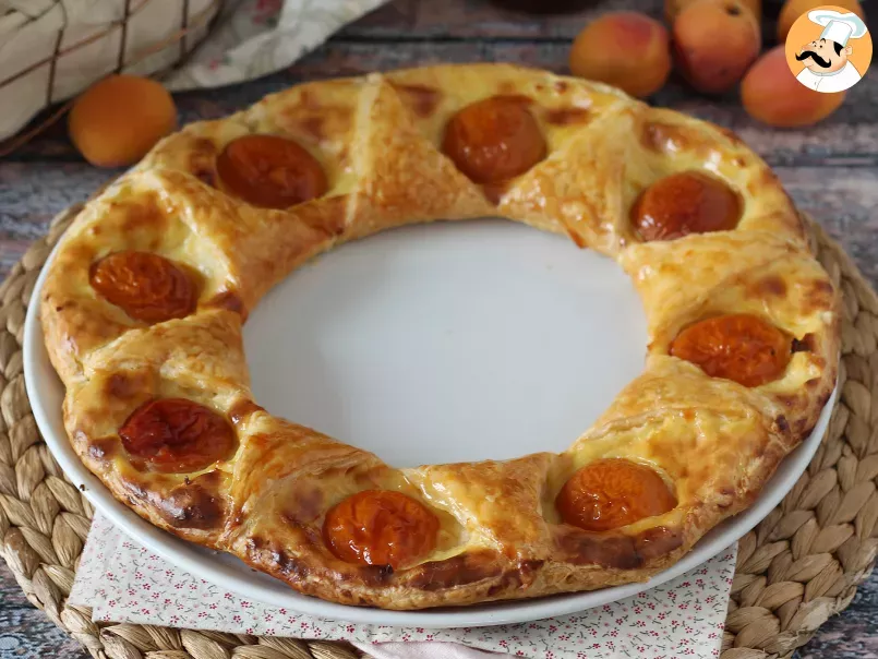 Oranaise pie - Puff pastry, pastry cream and apricots, photo 1