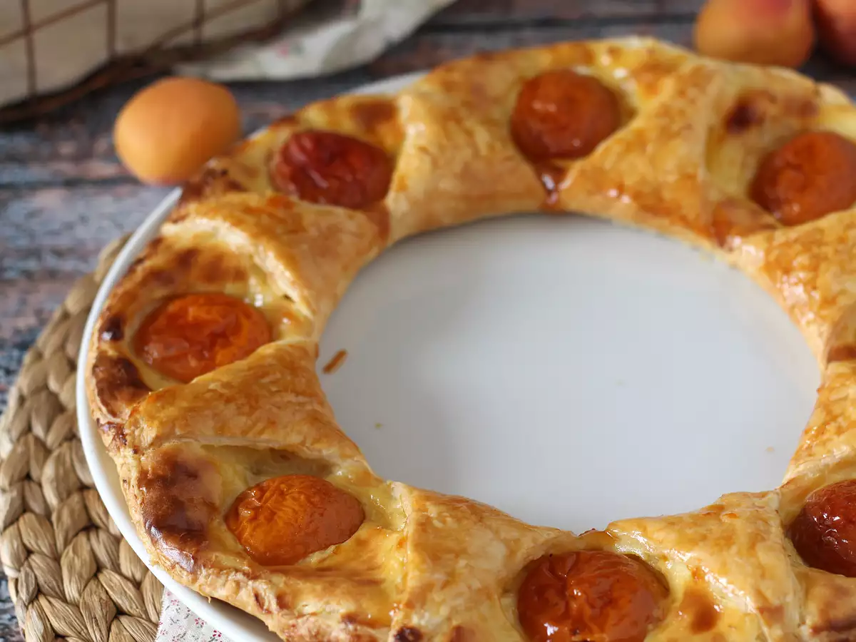 Oranaise tart – puff pastry, pastry cream and apricots - photo 2