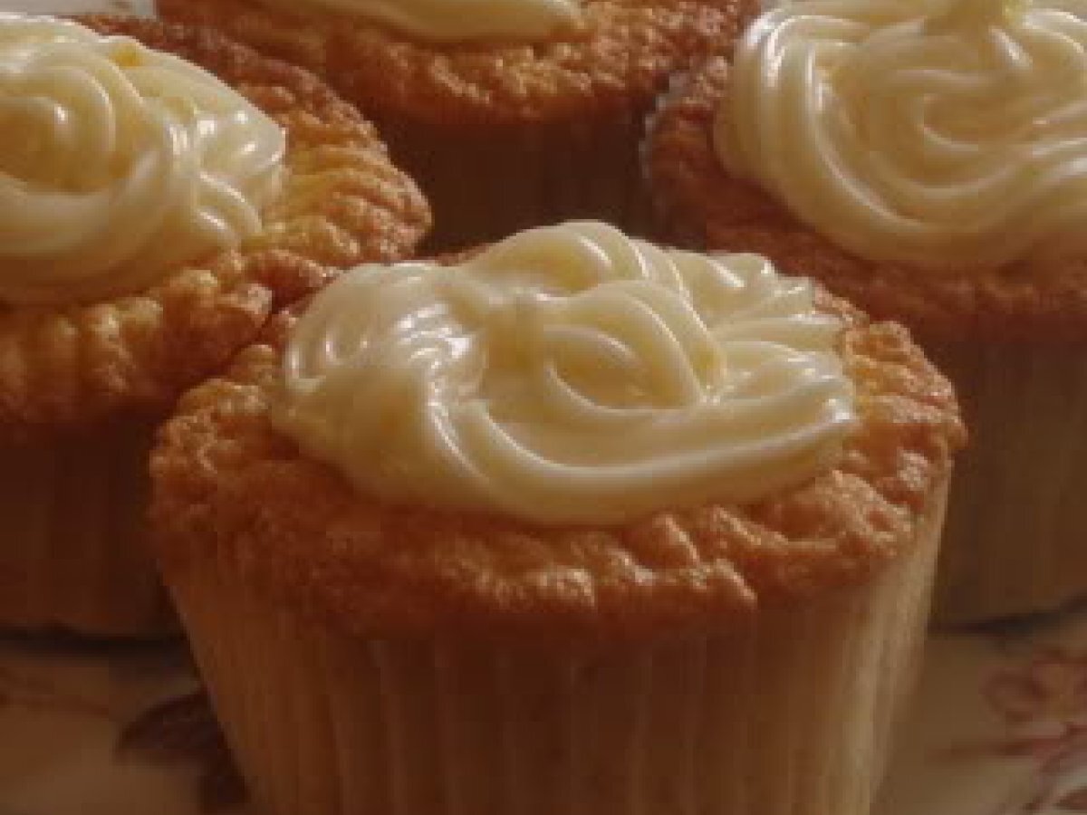 Orange and Almond Sponge Cupcakes - photo 2