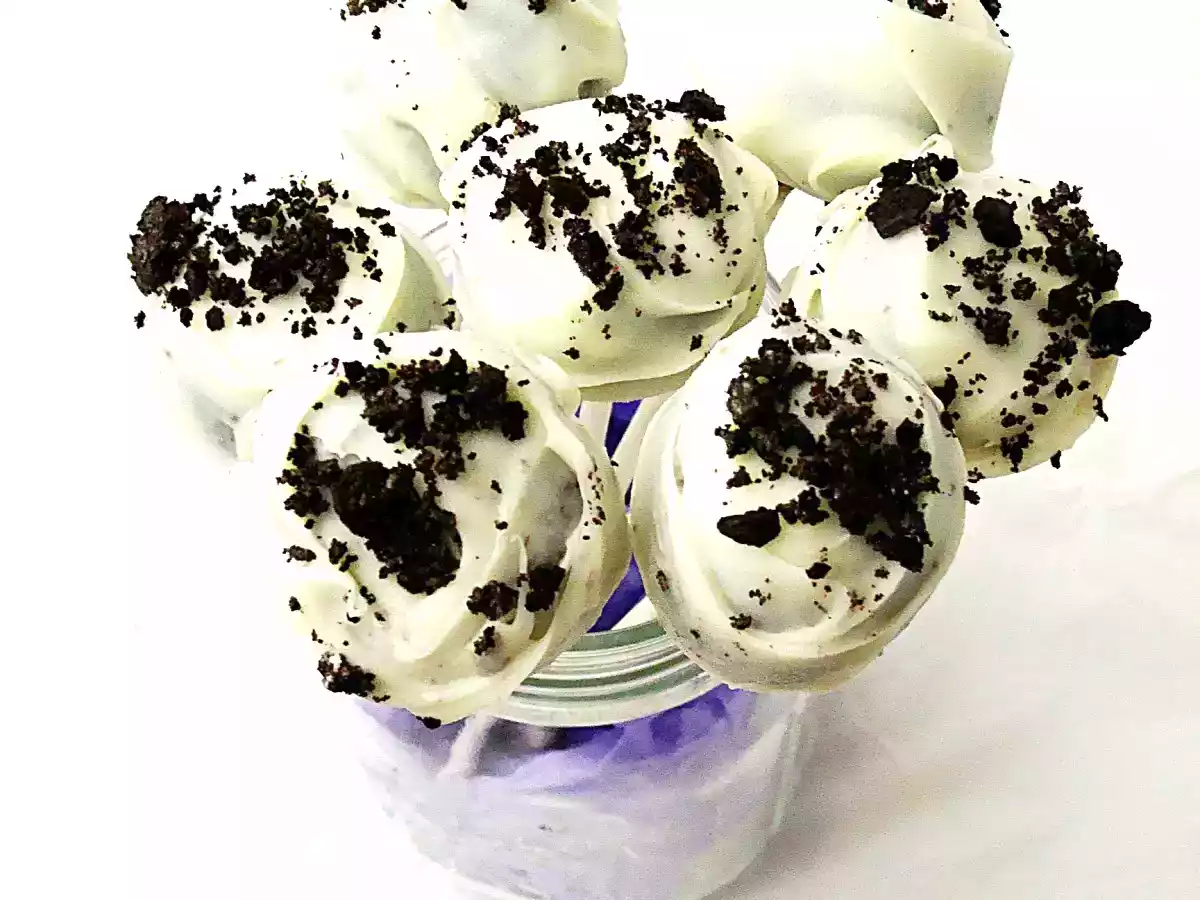 Oreo Cheesecake Pops