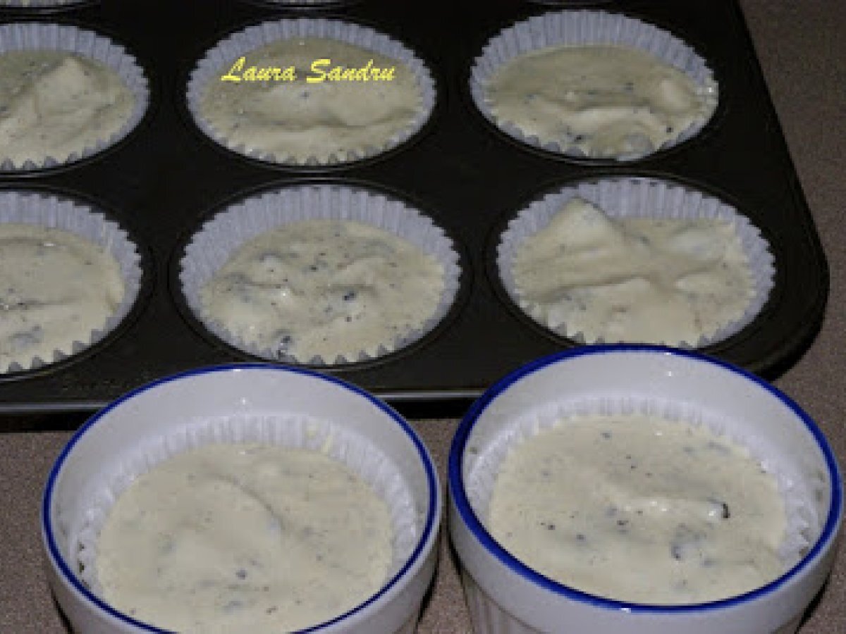 Oreo Cookie Cupcakes - photo 5