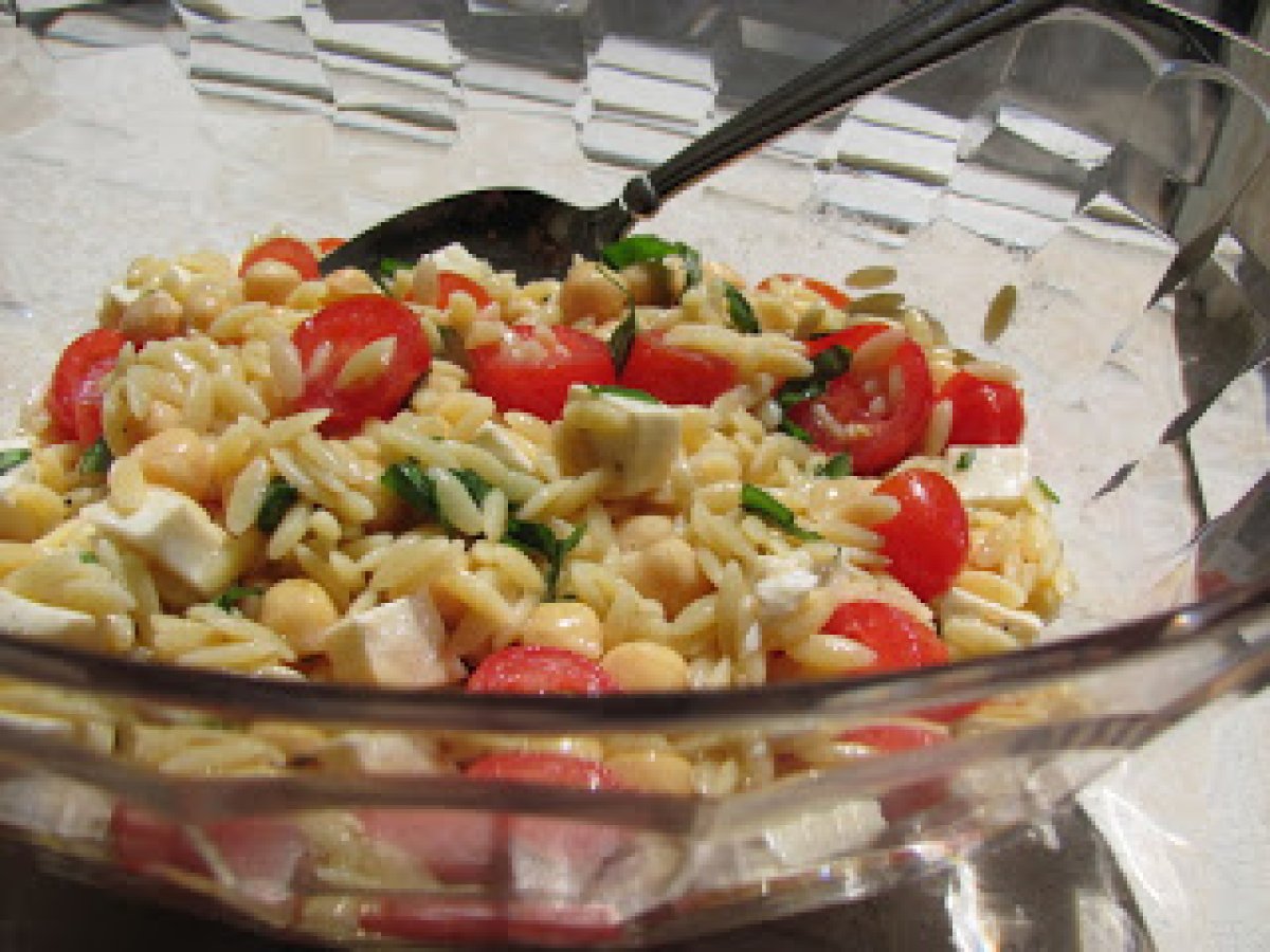 Orzo Pasta Salad With Chickpeas, Tomatoes, Mozzarella, And Basil - photo 3