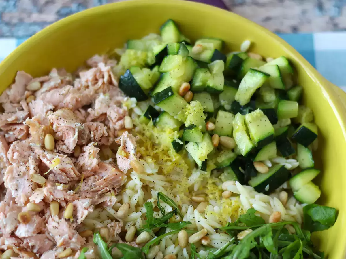Orzo pasta salad with salmon and zucchini - photo 6