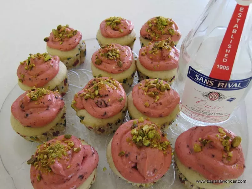 Ouzo Cupcakes with Vissino Cream Cheese Frosting - photo 2