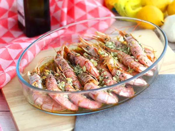 Recipe Oven-baked prawns with garlic and herbs