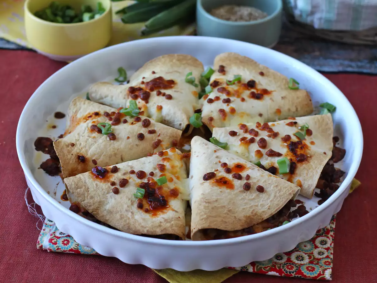 Oven-baked quesadilla-style tortillas filled with spicy beef - photo 6