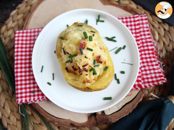 Oven-baked stuffed potatoes with bacon and cheese - photo 2