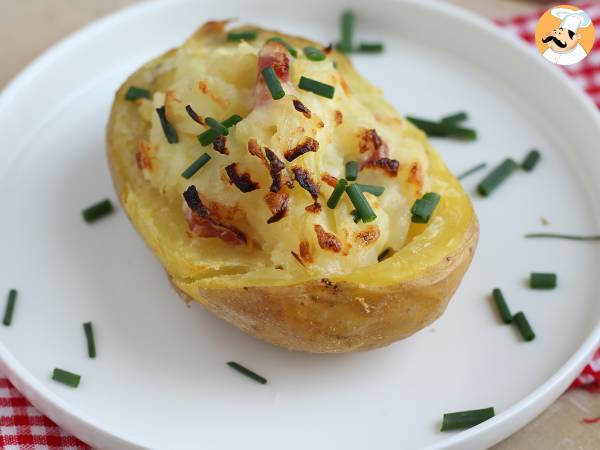 Oven-baked stuffed potatoes with bacon and cheese - photo 4