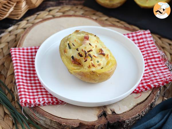 Oven-baked stuffed potatoes with bacon and cheese - photo 6