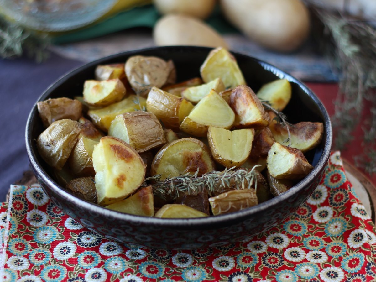 Oven roasted potatoes, the classic recipe