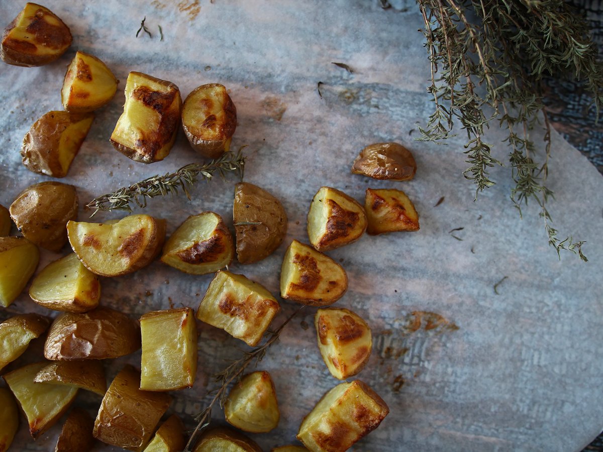 Oven roasted potatoes, the classic recipe - photo 4