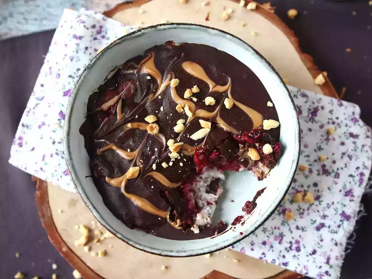 Overnight oat, red berries and chocolate, a healthy and filling breakfast! - photo 3