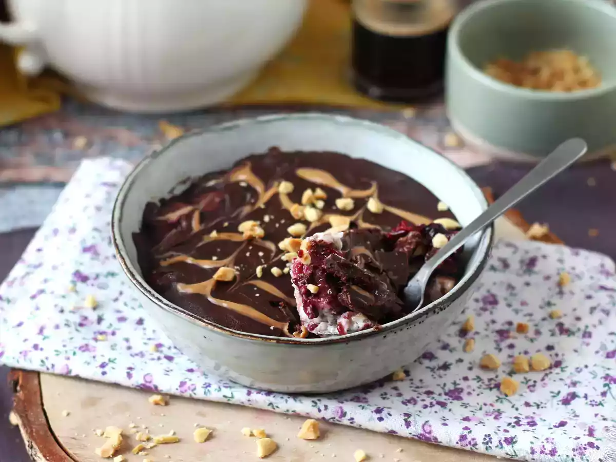 Overnight oat, red berries and chocolate, a healthy and filling breakfast! - photo 7