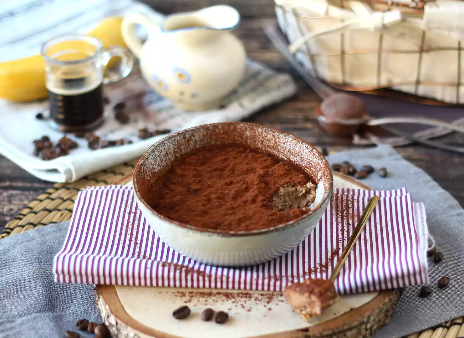 Tiramisu overnight oats recipe: coffee and cocoa breakfast