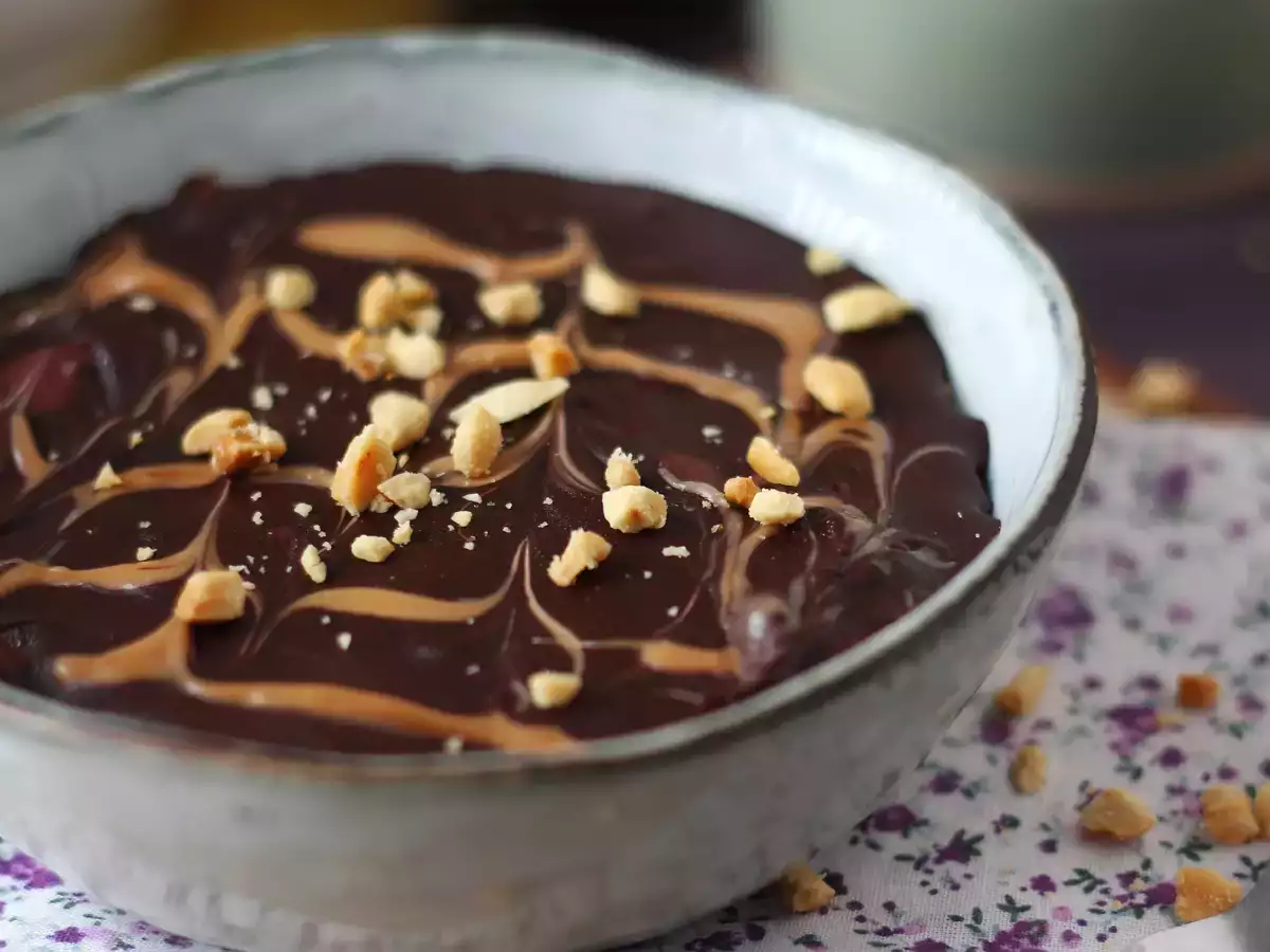 Overnight oats with red berries and chocolate, a healthy and filling breakfast! - photo 4