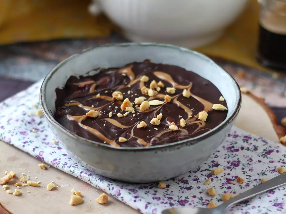 Overnight oats with red berries and chocolate, a healthy and filling breakfast! - photo 6