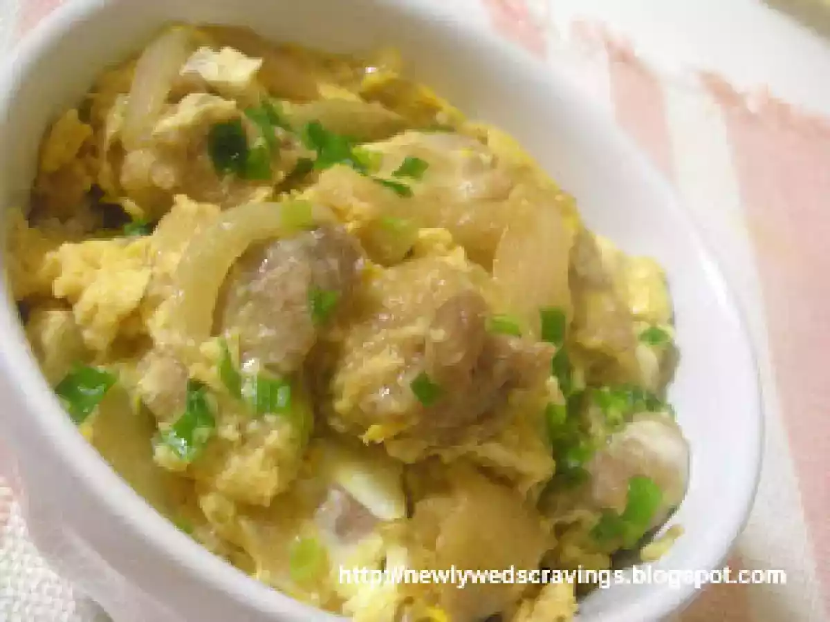Oyakodon: Japanese Chicken and Egg Rice Bowl