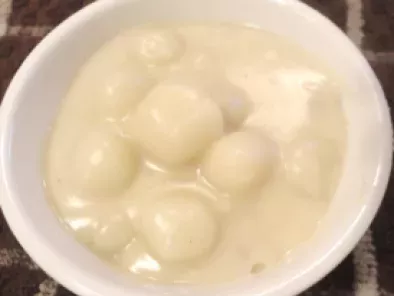 Paal Kolukattai (Steamed Rice balls in Coconut Milk)