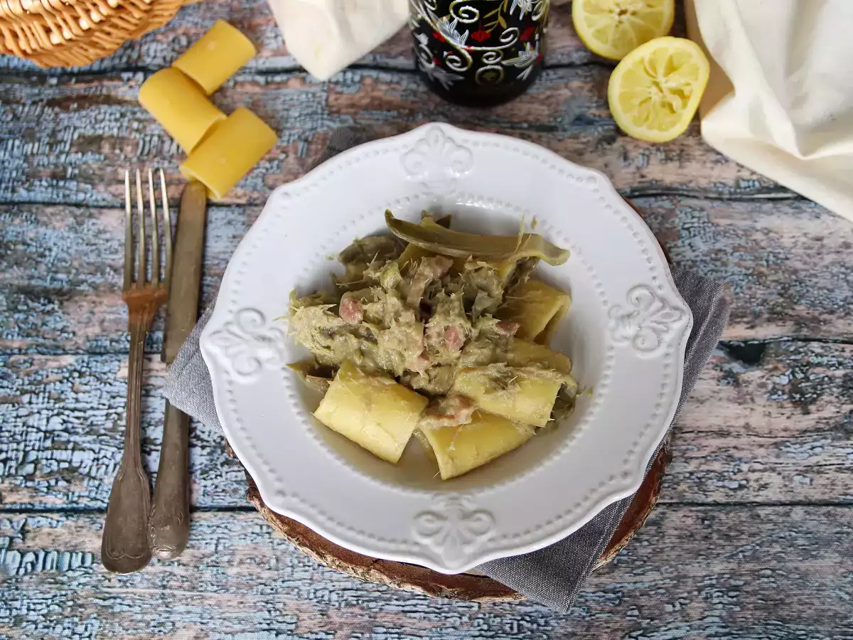 Paccheri pasta with artichokes and bacon - photo 3