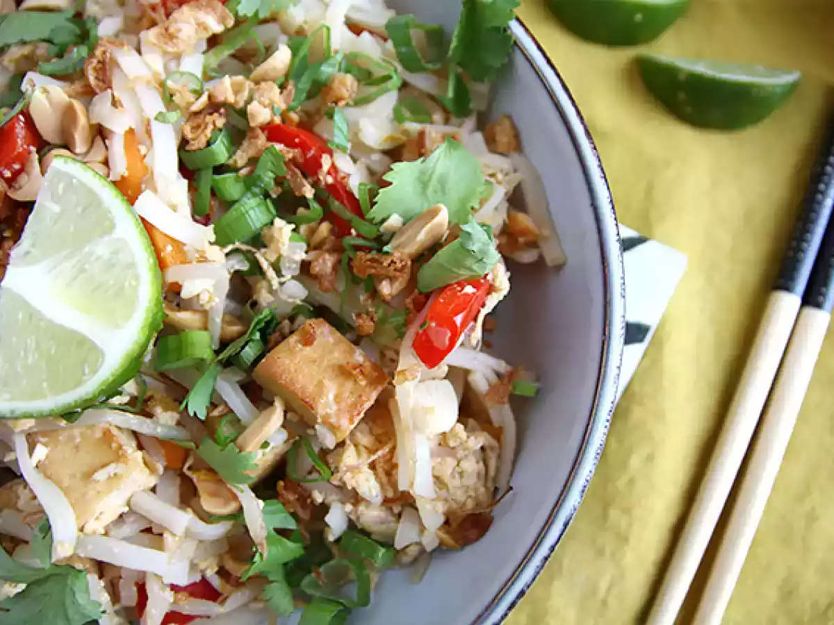 Pad thai with tofu - photo 2