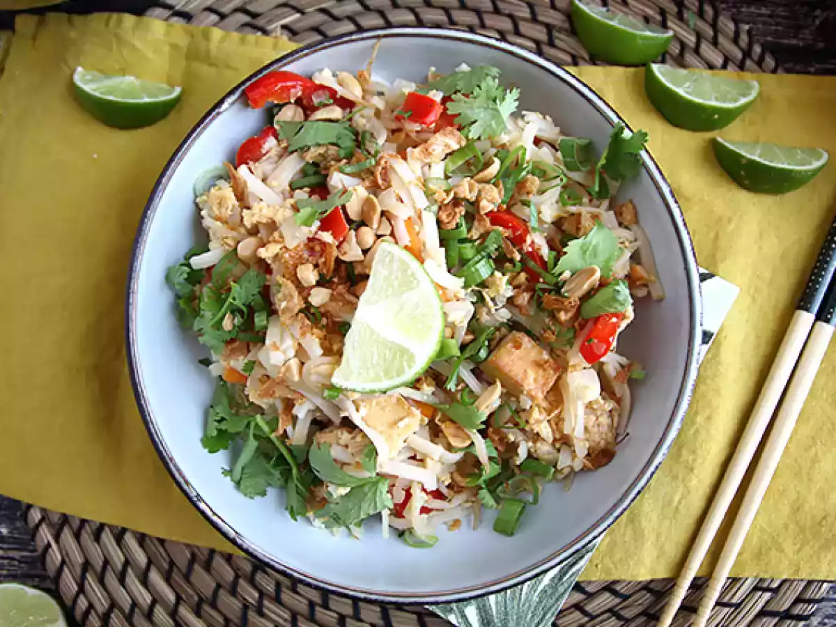 Pad thai with tofu - photo 3