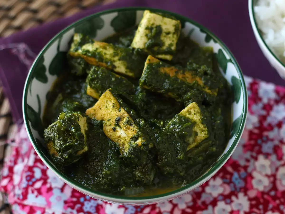 Palak tofu: Indian curry with spinach and tofu - photo 5