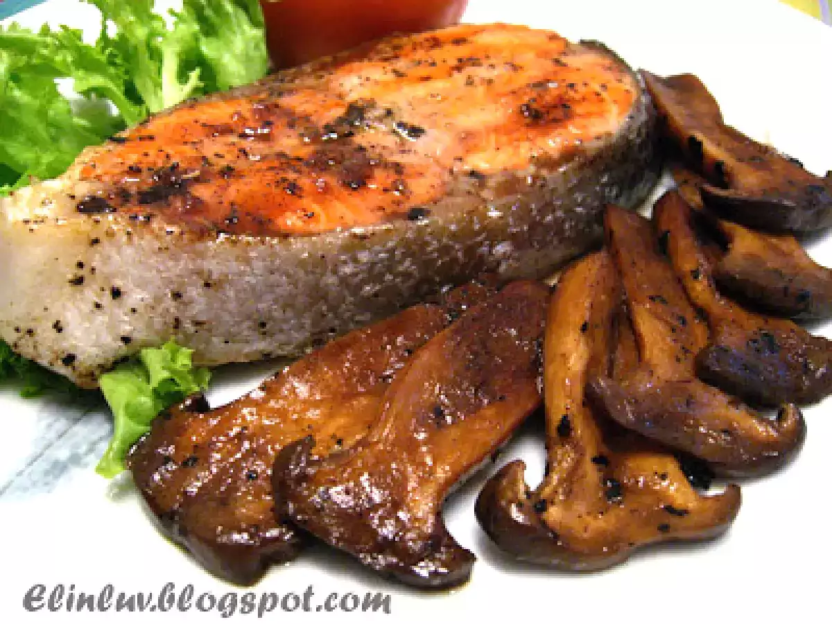 Pan Fried Salmon Steak With Red Wine Sauce - photo 3