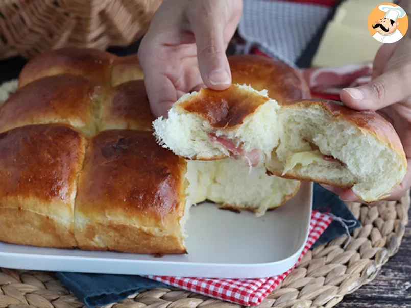 Pancetta and cheese stuffed buns - Tanghzong method