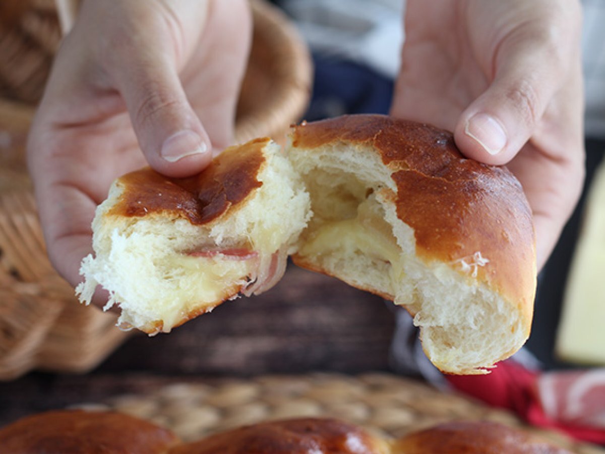 Pancetta and cheese stuffed buns - Tanghzong method - photo 4