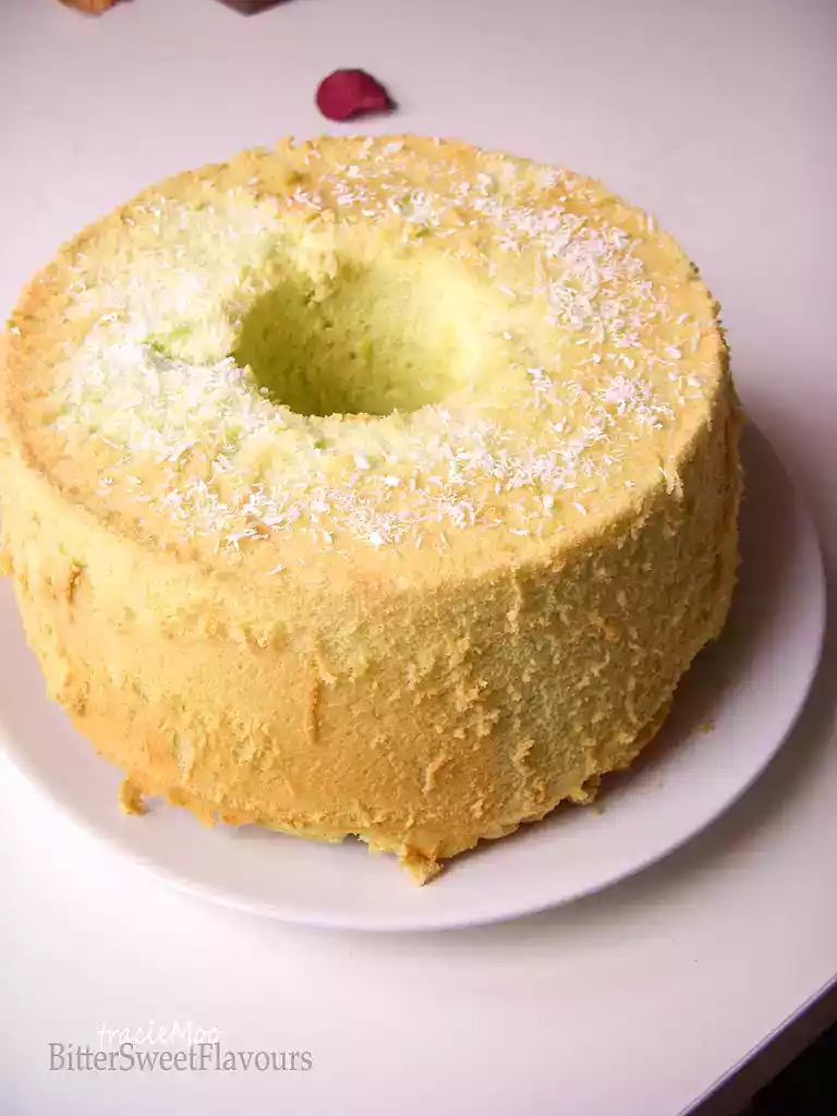 Pandan chiffon cake