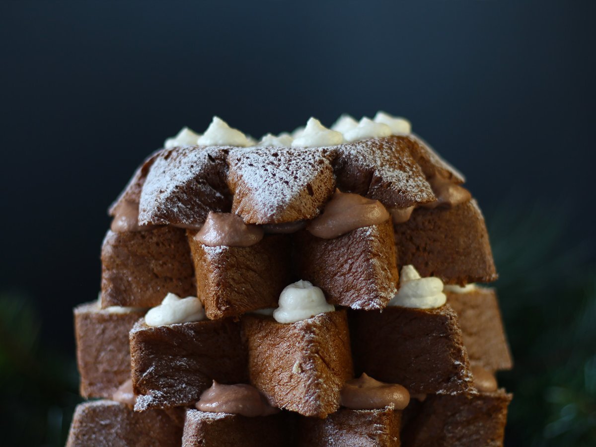 Pandoro brioche filled with Nutella cream and vanilla cream in the shape of a Christmas tree - photo 7