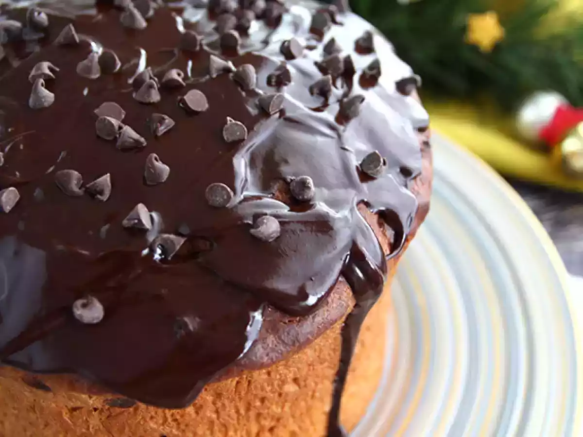 Panettone with chocolate chips (chocottone) - photo 2