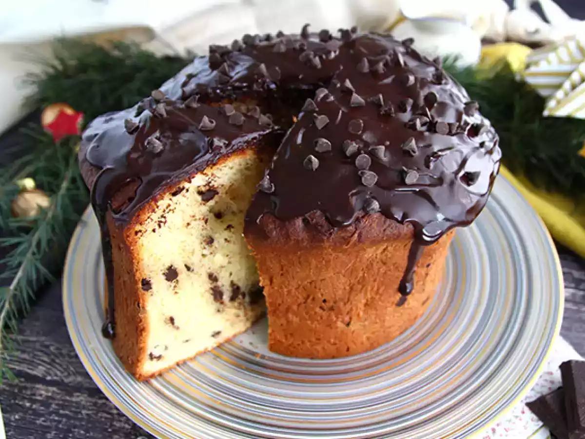 Panettone with chocolate chips (chocottone) - photo 4