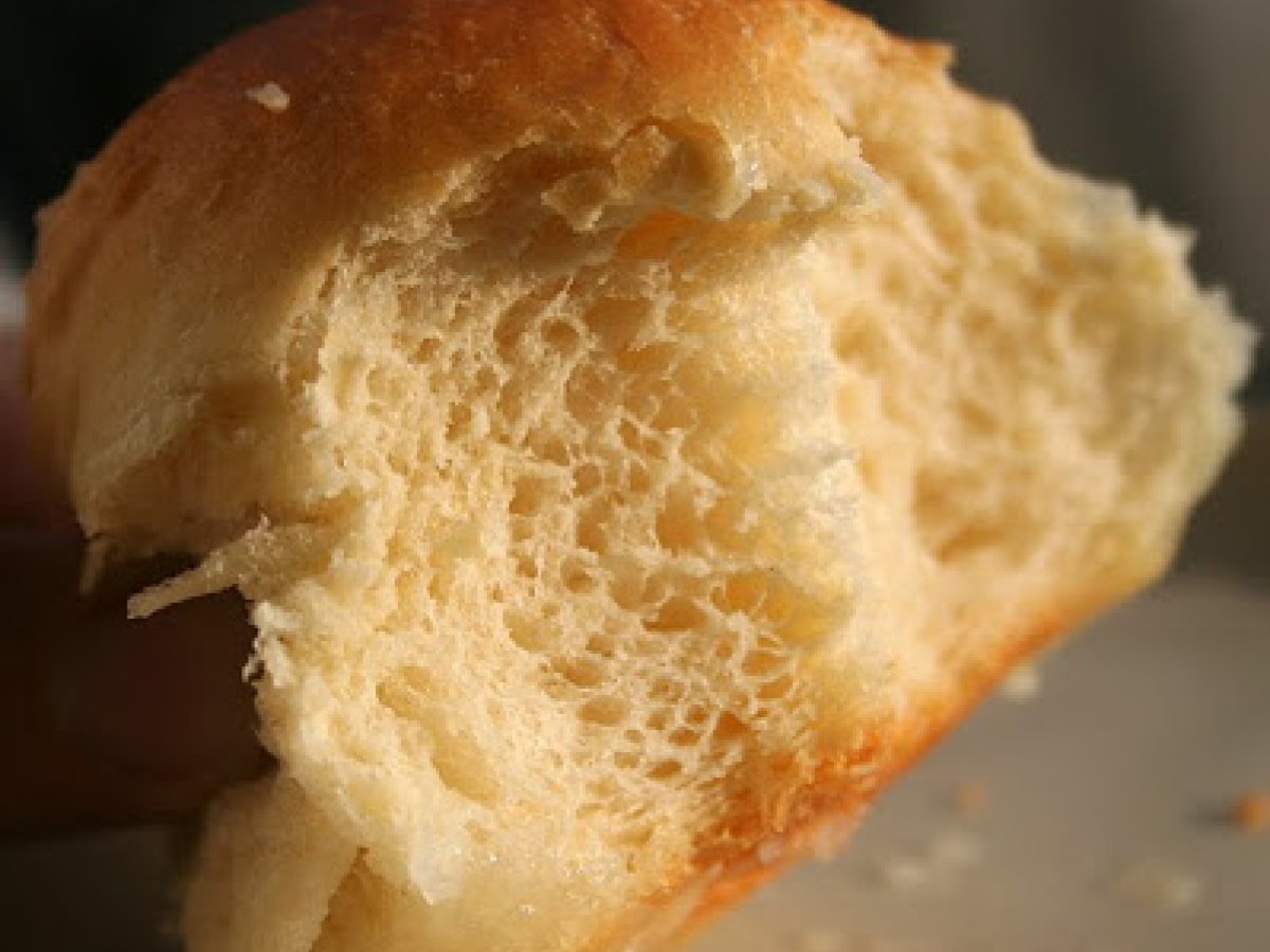 Pani Popo (Samoan Coconut Buns)